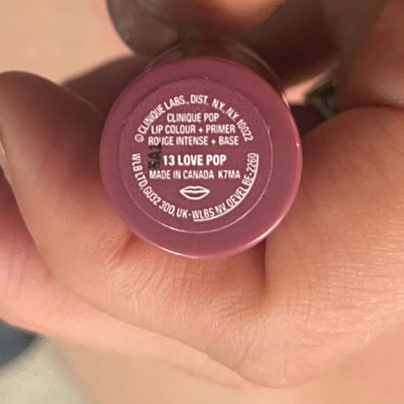 All new 11 piece Clinique skincare/ makeup bundle makeup bag included💜❤️🌺 - Picture 14 of 16